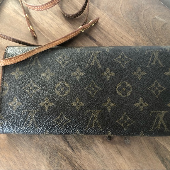 LOUIS VUITTON TWIN POCHETTE GM MONOGRAM - Picture 12 of 13